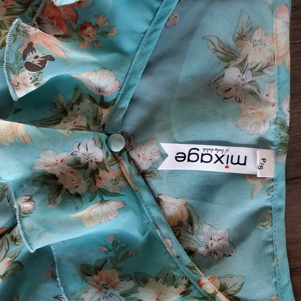 Vintage Blue Floral Ruffle Top - Picture 2 of 4